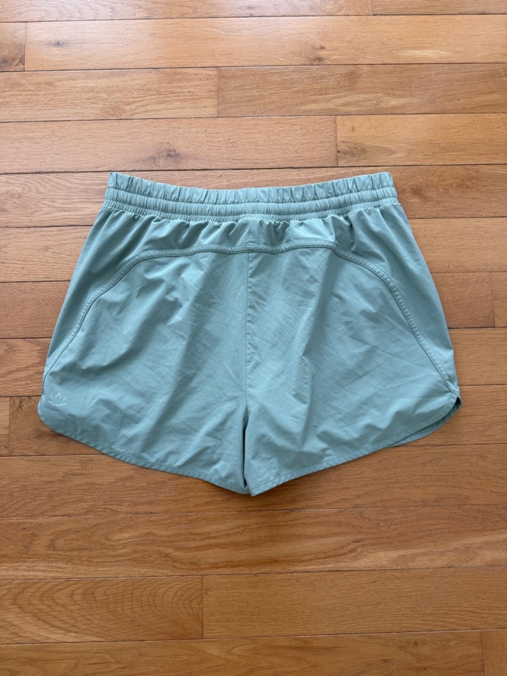 Beyond Yoga In Stride Lined Shorts Size XL Grey Sage Activewear Gym Athletic - Picture 5 of 12